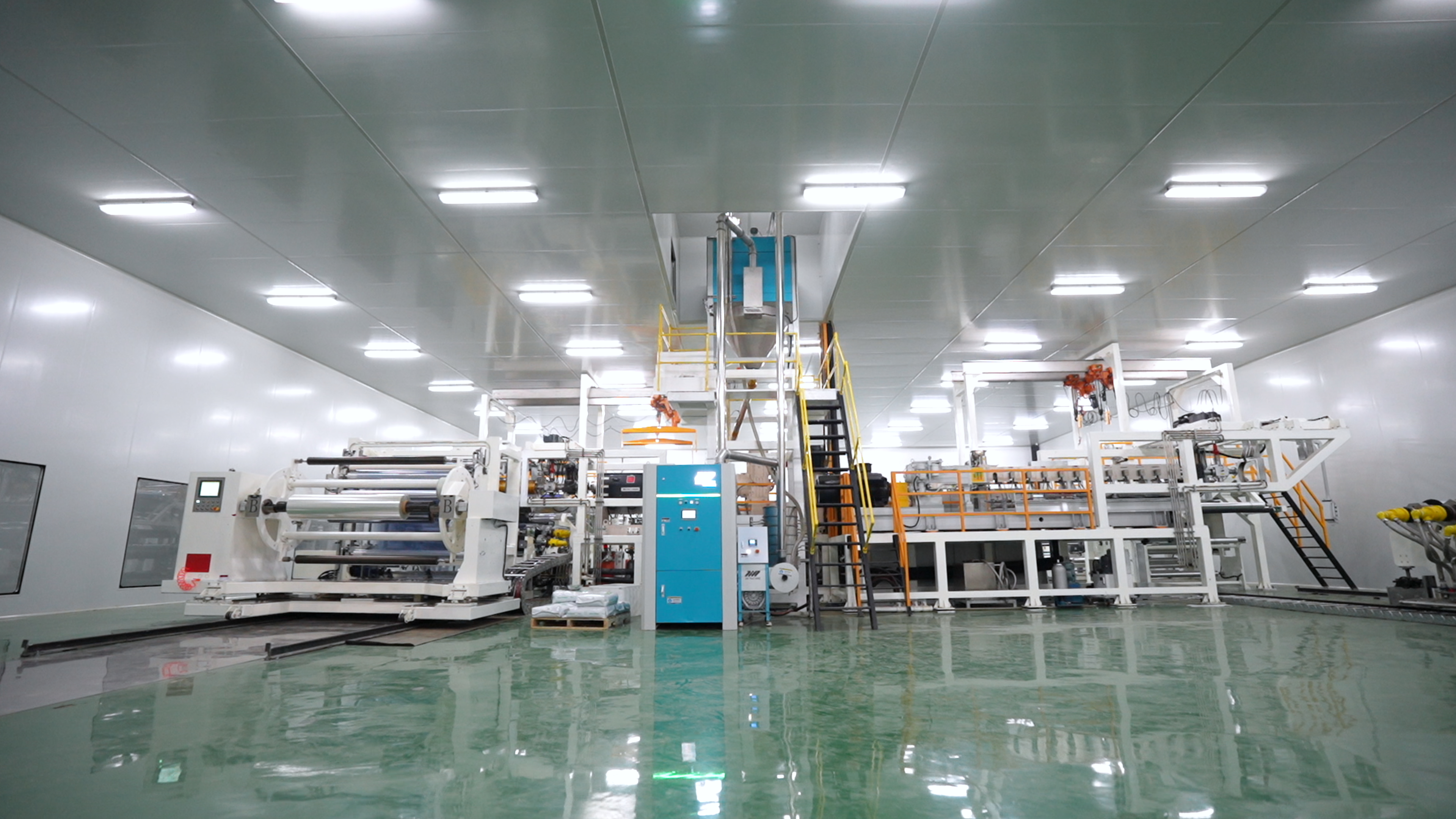 选择车膜工厂的核心标准：技术、品控与服务三位一体